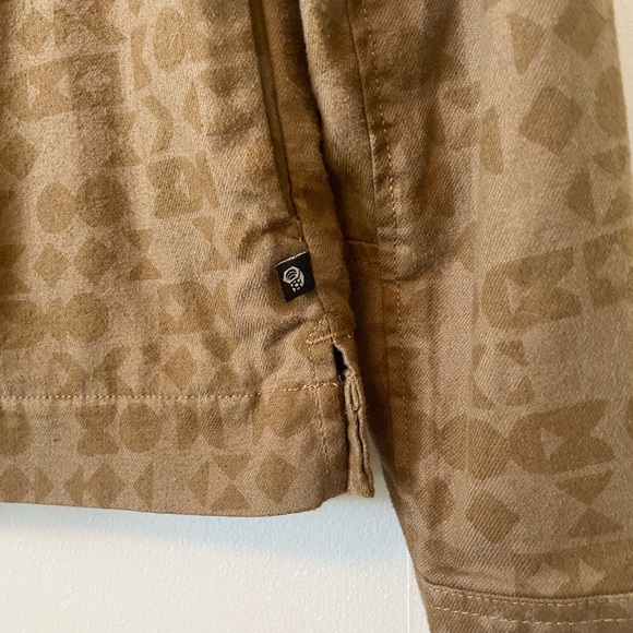 Mountain hard wear jacket NWOT - Picture 4 of 5